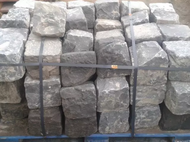 bazalt sziklakerti kövek támfalnak